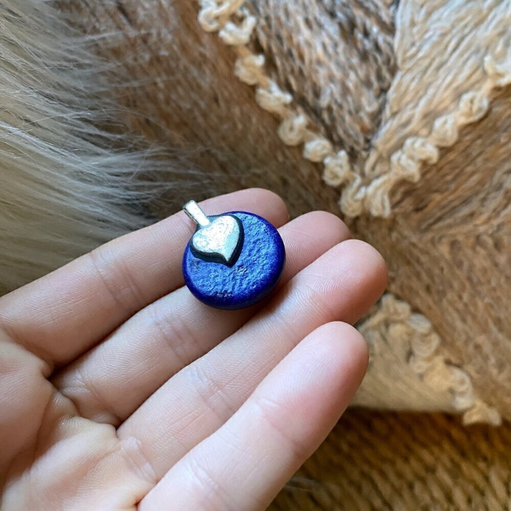 Borosilicate Boro Handmade Lampwork Glass Round Blue Pendant Iridescent - Picture 3 of 4